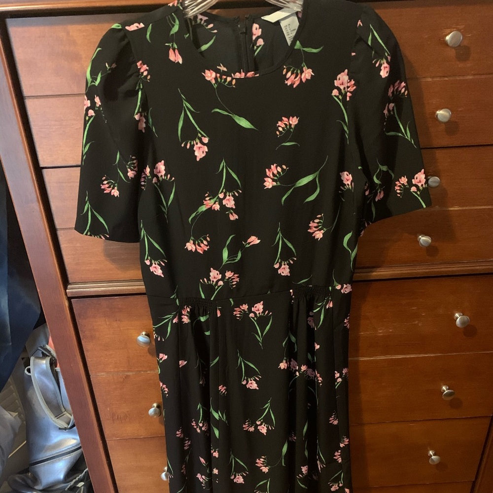 H&M flower dress size 8 NWT